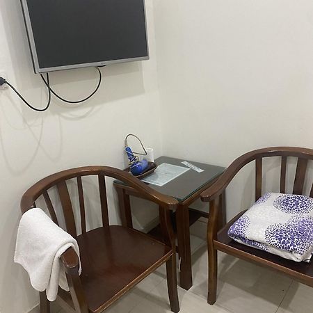 Nam Cuong Motel - Phong Don Co Cua So Thoang Mat Khep Kin - Thang May Hanoi Kültér fotó