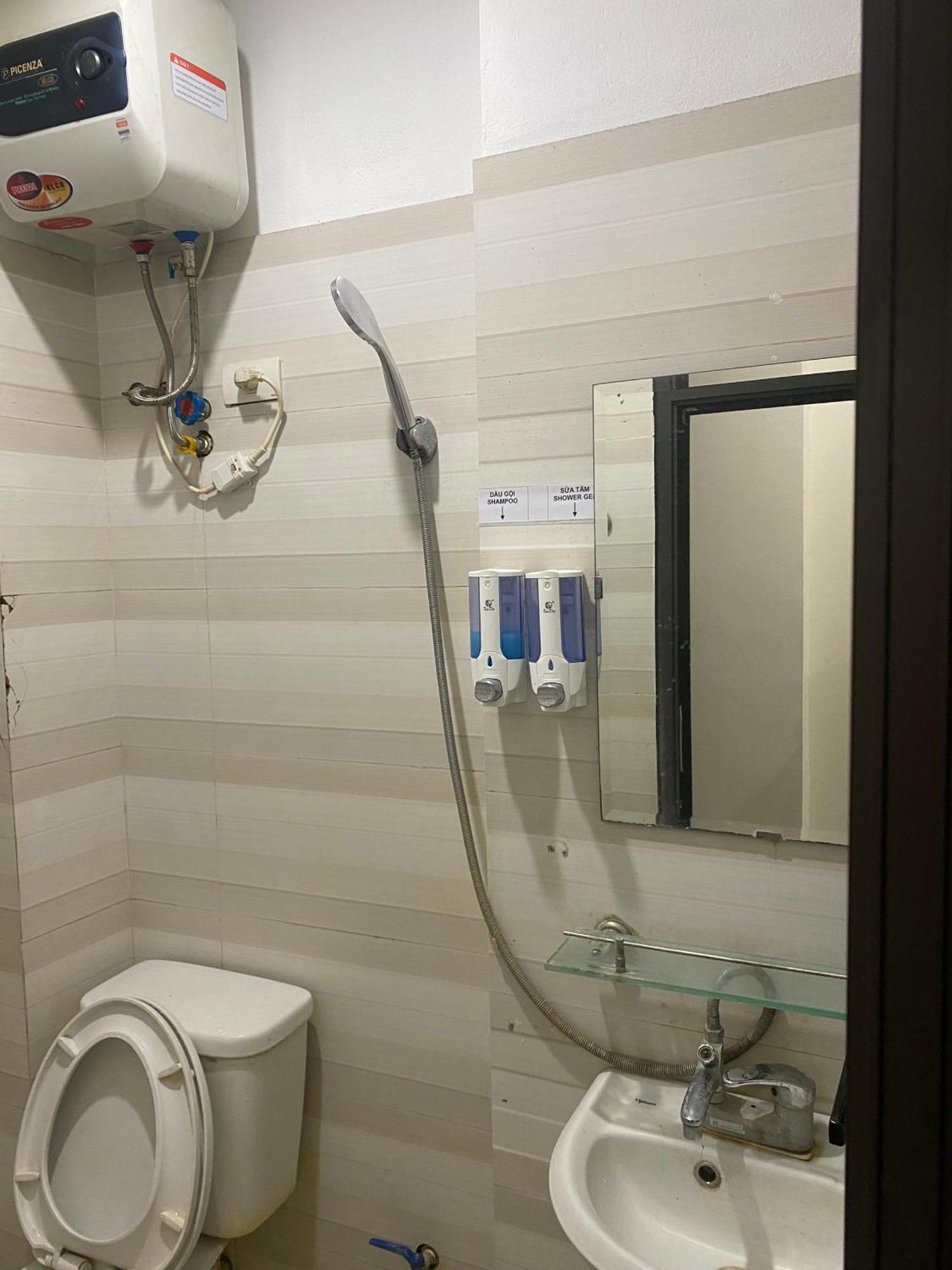 Nam Cuong Motel - Phong Don Co Cua So Thoang Mat Khep Kin - Thang May Hanoi Kültér fotó